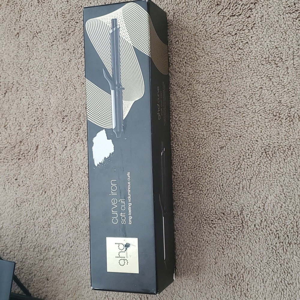 GHD curve iron soft curl